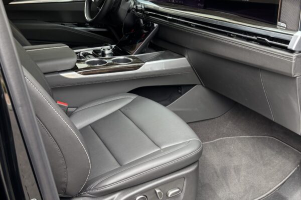 Cadillac Escalade luxury interior - Phoenix Professional Car Service