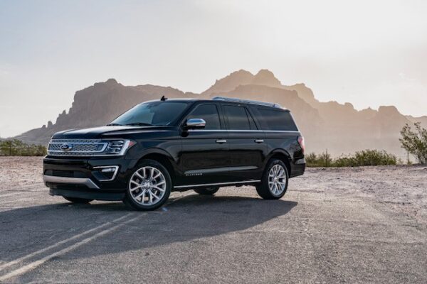 Ford Expedition exterior - Phoenix Professional Car Service